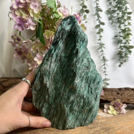 Fuchsiet cut base ruw nr.08